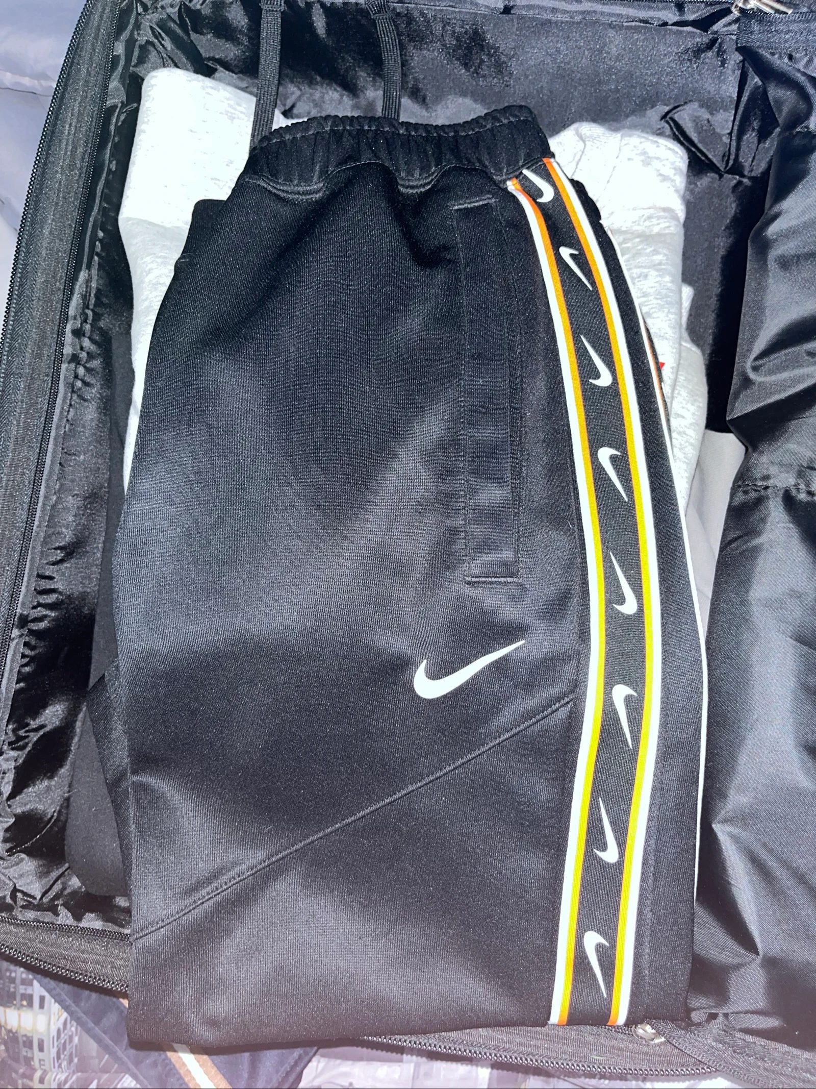 PANTALÓN LARGO